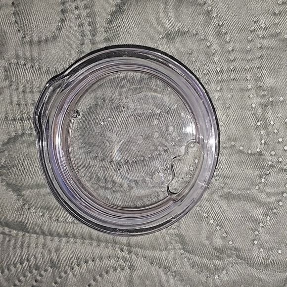 Chick-fil-A White Stainless Steel Tumbler 20 ounce - Picture 4 of 4